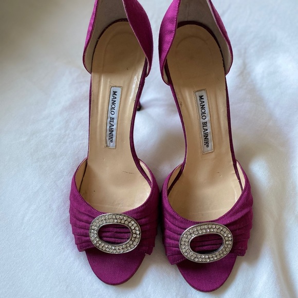 Manolo Blahnik Shoes - Manolo Blahnik 40 ½ D'Orsay raspberry satin pump